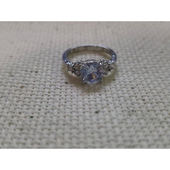 Moissanite Women's Engagement Ring Size 7 Rainbow Sparkle Brilliant Silver tone - Picture 3 of 5